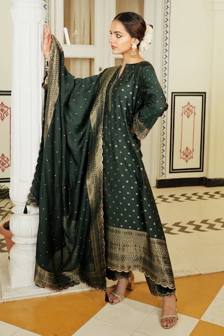 Safaa_Green Vegan Silk Embroidery, Zari Notched Neck Floral Pattern Kurta Set _Online_at_Aza_Fashions