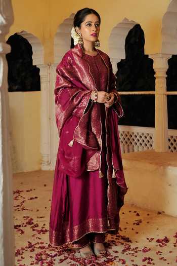 Safaa Magenta Silk, Velvet Embroidery The Suhana Paisley Neckline Woven Kurta Set Online at Aza Fashions Safaa_Magenta Silk, Velvet Embroidery The Suhana Paisley Neckline Woven Kurta Set _Online_at_Aza_Fashions