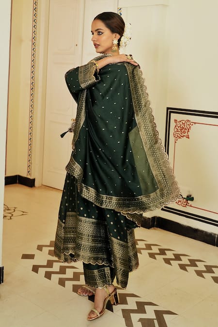 Buy_Safaa_Green Vegan Silk Embroidery, Zari Notched Neck Floral Pattern Kurta Set _Online_at_Aza_Fashions
