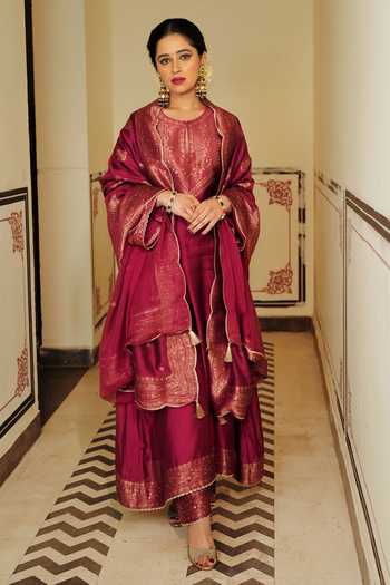 Shop Safaa Magenta Silk, Velvet Embroidery The Suhana Paisley Neckline Woven Kurta Set Online at Aza Fashions Shop_Safaa_Magenta Silk, Velvet Embroidery The Suhana Paisley Neckline Woven Kurta Set _Online_at_Aza_Fashions