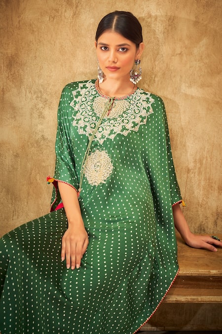 Aditi Somani_Green Modal Satin Floral, Bandhani Round Neck Pattern Embroidered Kaftan _Online_at_Aza_Fashions