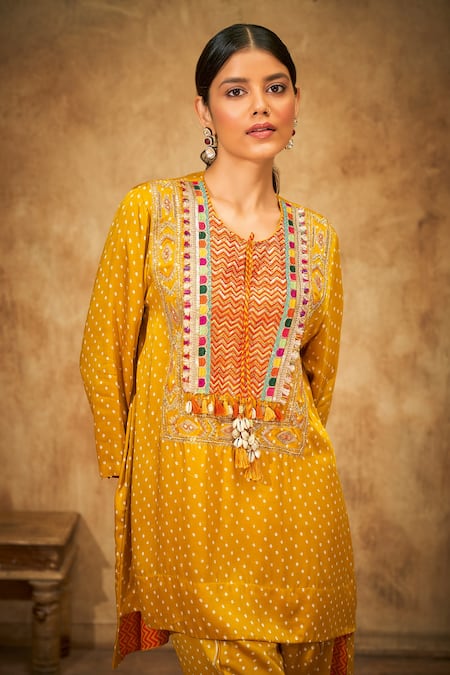 Aditi Somani_Yellow Modal Satin Sequins, Bandhani, Pattern Short Kurta With Dhoti Pant _Online_at_Aza_Fashions