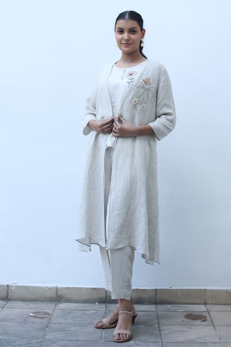 Buy_Linen Bloom_Beige Placement Floral Embroidered Cape _Online_at_Aza_Fashions