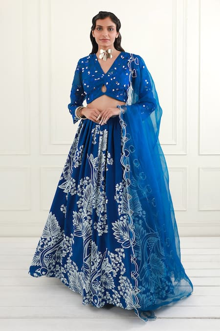Buy_EK Soot_Blue Organza Printed Floral V Neck Pleated Lehenga Set _Online_at_Aza_Fashions