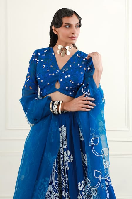 Buy_EK Soot_Blue Organza Printed Floral V Neck Pleated Lehenga Set 