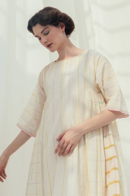 Shop_Itr By Khyati Pande_Beige Handloom Cotton Embroidery Boat Neck Dahlia Patch Handwoven Panelled Kurta_Online_at_Aza_Fashions
