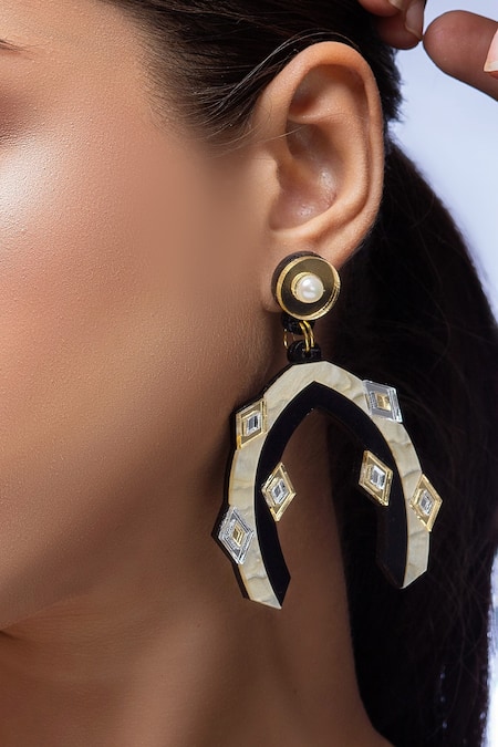 Buy_Prachi Gupta_Beige Pearls The Alabaster Geometric Pattern Earrings _Online_at_Aza_Fashions
