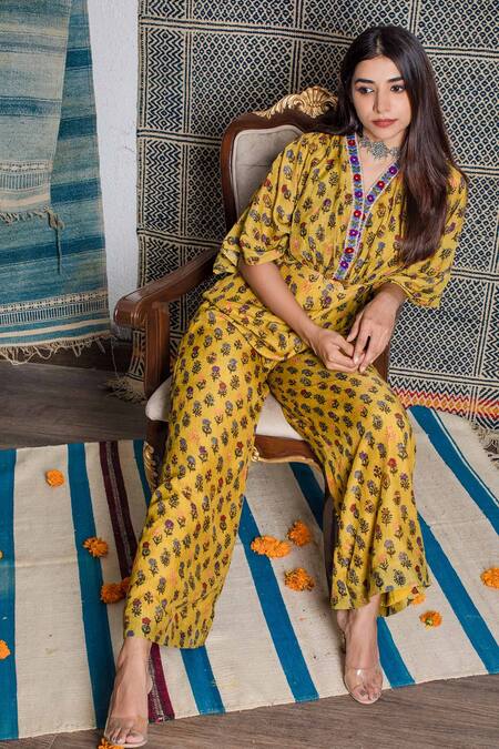 Buy_Shachi Sood_Yellow Dupion Silk Floral Print, Resham And Pearl Embroidery V Neck Jumpsuit _Online_at_Aza_Fashions