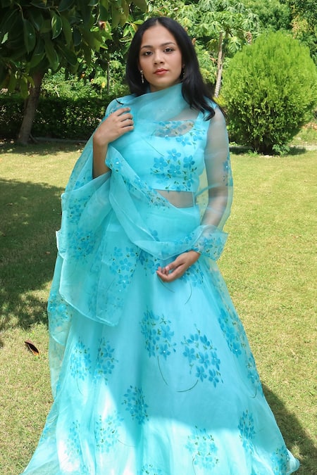 Meghstudio_Blue Pure Organza Hand Painted Hydrangea Flowers Round Lehenga Set  _Online_at_Aza_Fashions