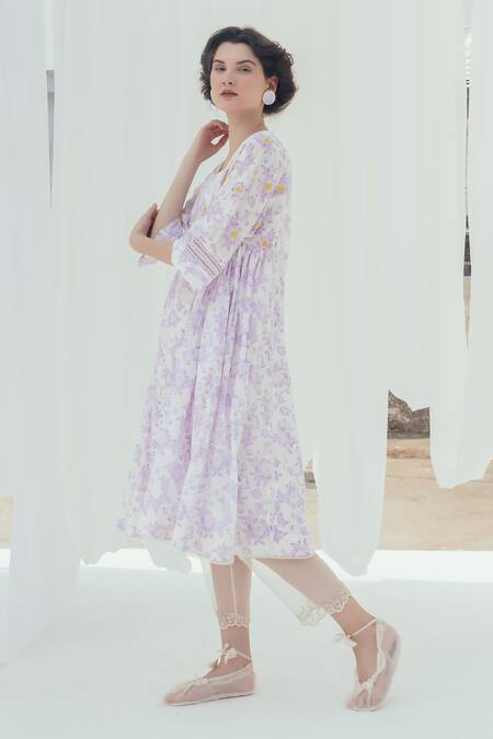 Buy_Itr By Khyati Pande_Beige Handloom Cotton Lace V-neck Gerbera Hand Block Print Kurta_Online_at_Aza_Fashions