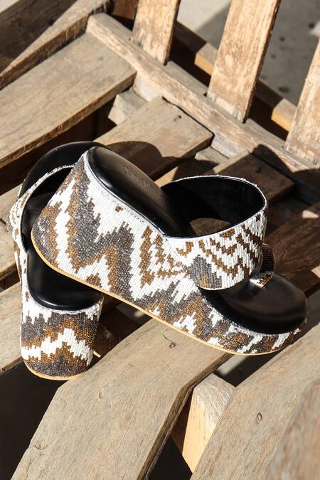 Shop_LA Fiza_White Embroidery Laraib Abstract Wedges_Online_at_Aza_Fashions