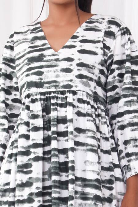 Khat Green Cotton V-neck Striped Marble Print Dress Online at Aza Fashions Khat_Green Cotton V-neck Striped Marble Print Dress _Online_at_Aza_Fashions