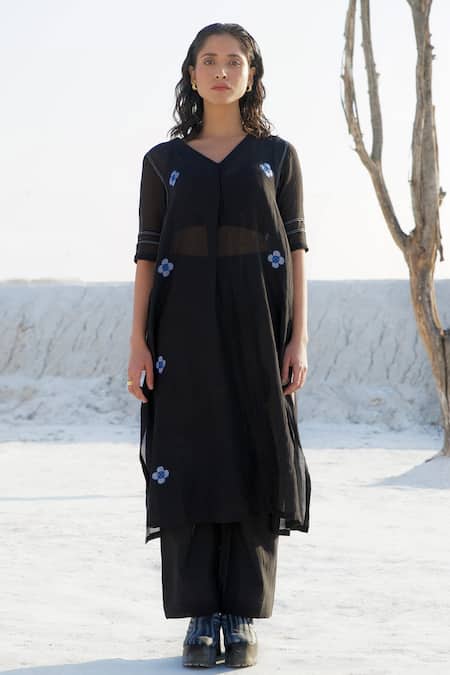 Shop_The Loom Art_Black Chanderi Silk Embroidery V-neck V Kurta And Pant Set _Online_at_Aza_Fashions