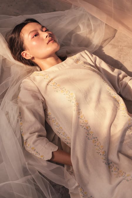 Itr By Khyati Pande_Off White 100% Cotton Hand Block Print Floral Scallop Bias Placement Tunic_Online_at_Aza_Fashions