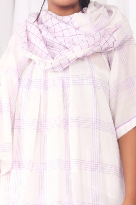 Shop Khat White Handloom , Round Neck Pastel Checkered Pattern Kurta Pant Set Online at Aza Fashions Shop_Khat_White Handloom , Round Neck Pastel Checkered Pattern Kurta Pant Set _Online_at_Aza_Fashions