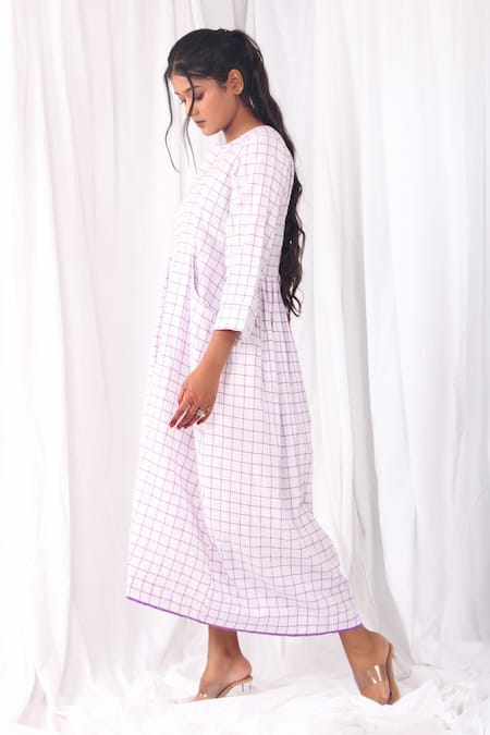Khat White Handloom Cotton Round Neck Handwoven Checkered Pattern Dress With Scarf Online at Aza Fashions Khat_White Handloom Cotton Round Neck Handwoven Checkered Pattern Dress With Scarf _Online_at_Aza_Fashions