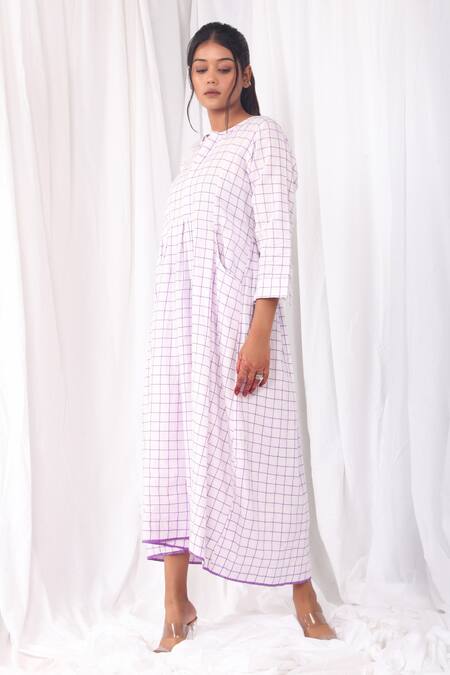 Buy Khat White Handloom Cotton Round Neck Handwoven Checkered Pattern Dress With Scarf Online at Aza Fashions Buy_Khat_White Handloom Cotton Round Neck Handwoven Checkered Pattern Dress With Scarf _Online_at_Aza_Fashions