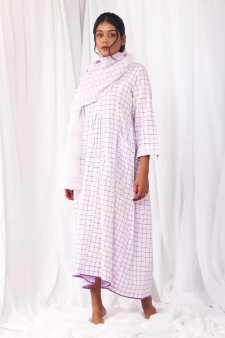 Shop Khat White Handloom Cotton Round Neck Handwoven Checkered Pattern Dress With Scarf Online at Aza Fashions Shop_Khat_White Handloom Cotton Round Neck Handwoven Checkered Pattern Dress With Scarf _Online_at_Aza_Fashions