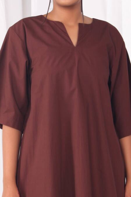 Khat Maroon Poplin, Cotton Split V-neck Plain Straight Kurta And Flared Pant Set Online at Aza Fashions Khat_Maroon Poplin, Cotton Split V-neck Plain Straight Kurta And Flared Pant Set_Online_at_Aza_Fashions