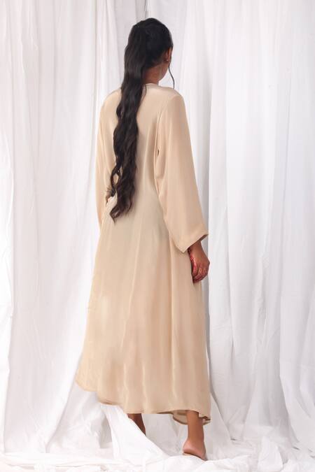 Shop Khat Brown Crepe V-neck Overlapped Yoke Kurta With Dupatta Online at Aza Fashions Shop_Khat_Brown Crepe V-neck Overlapped Yoke Kurta With Dupatta _Online_at_Aza_Fashions