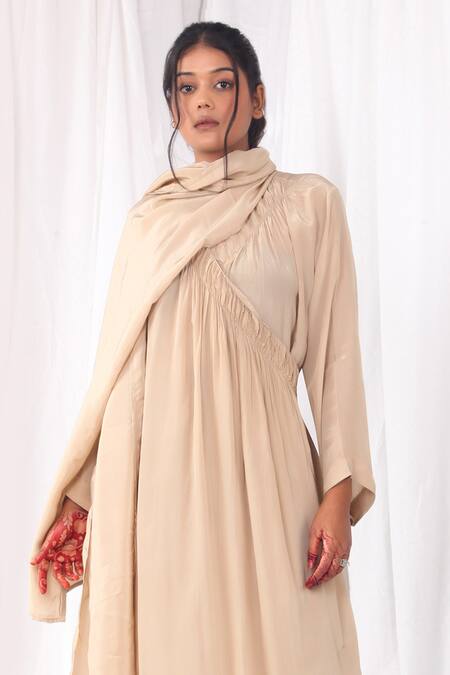 Khat Brown Crepe V-neck Overlapped Yoke Kurta With Dupatta at Aza Fashions Khat_Brown Crepe V-neck Overlapped Yoke Kurta With Dupatta _at_Aza_Fashions