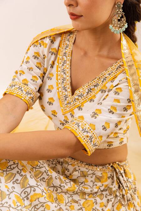 Shop_Rivaaj Clothing_White Nayab Floral Pattern Lehenga Set _Online_at_Aza_Fashions