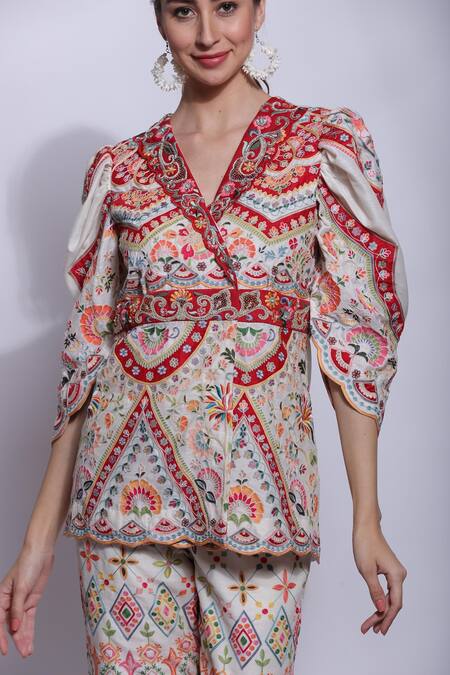 Buy_Sonali Gupta_Cream 25% Silk Embroidered Aari V Neck Jacket And Pant Set  