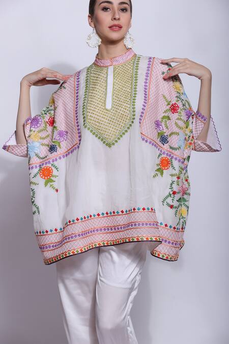 Sonali Gupta_White Silk Embroidered Floral Jaal Collared Neck Kaftan And Pant Set  _at_Aza_Fashions
