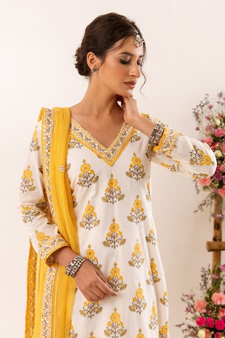 Rivaaj Clothing_White Cotton Botanic Print Kurta Palazzo Set _at_Aza_Fashions