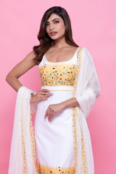 Label Priyanka Kar_White Cotton Satin Embroidery Scoop Neck Flower Print Straight Kurta Set_Online_at_Aza_Fashions