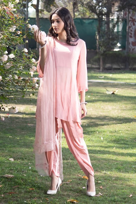 House Of Mithi Kalra_Pink Kurta Georgette Plain Round Neck Scallop Trim Sleeve Set  _Online_at_Aza_Fashions