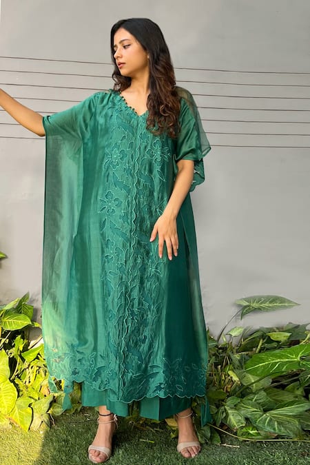 Ewaz_Green Chanderi, Cotton Silk Floral V Neck Embroidered Kaftan And Pant Set _Online_at_Aza_Fashions