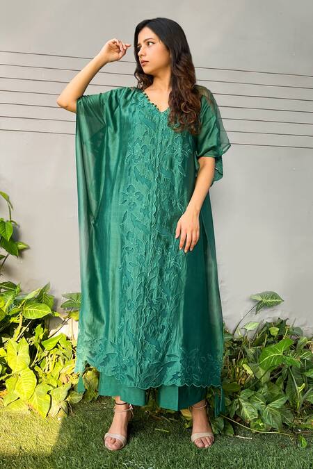 Ewaz Green Chanderi Embroidery Floral V Neck Kaftan And Pant Set 