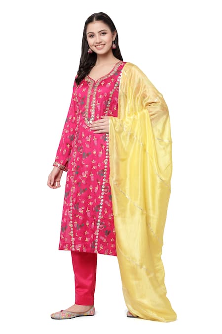Shop Shetab Kazmi Pink Modal Satin Floral, Gota Patti V Neck Periwinkle And Tulip Print Kurta Set Online at Aza Fashions Shop_Shetab Kazmi_Pink Modal Satin Floral, Gota Patti V Neck Periwinkle And Tulip Print Kurta Set _Online_at_Aza_Fashions