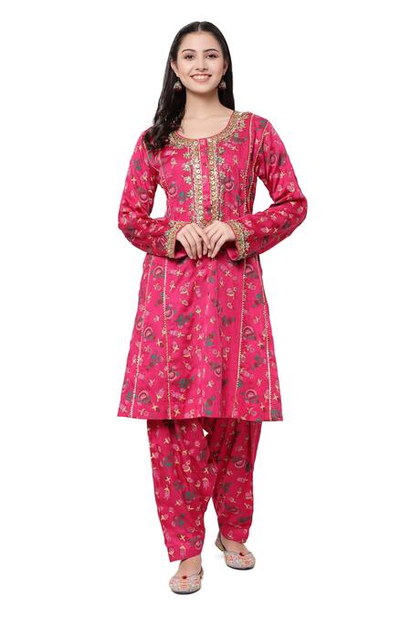 Shetab Kazmi Pink Modal Satin Floral, Gota Patti Round Neck Scattered Block Print Kurta Set Online at Aza Fashions Shetab Kazmi_Pink Modal Satin Floral, Gota Patti Round Neck Scattered Block Print Kurta Set _Online_at_Aza_Fashions