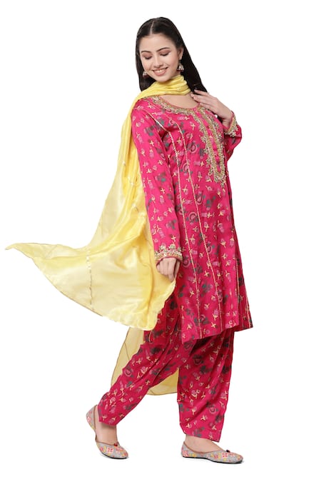 Shop Shetab Kazmi Pink Modal Satin Floral, Gota Patti Round Neck Scattered Block Print Kurta Set Online at Aza Fashions Shop_Shetab Kazmi_Pink Modal Satin Floral, Gota Patti Round Neck Scattered Block Print Kurta Set _Online_at_Aza_Fashions