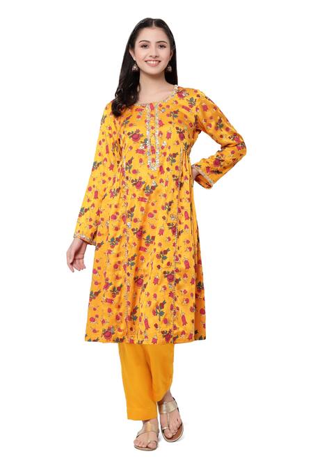 Shetab Kazmi_Yellow Modal Satin Floral, Gota Patti Round Flower Print And Laced Kurta Set _Online_at_Aza_Fashions