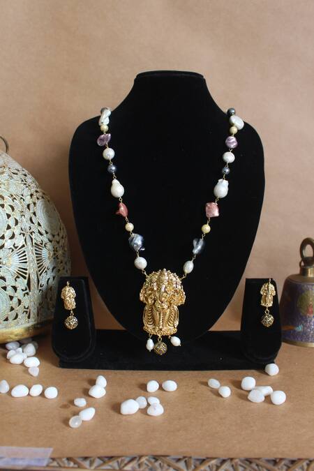 Nayaab By Sonia_Gold Plated Jumana Shell Pearl Embellished Pendant Necklace _Online_at_Aza_Fashions