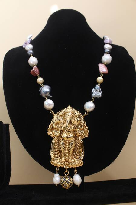 Shop_Nayaab By Sonia_Gold Plated Jumana Shell Pearl Embellished Pendant Necklace _Online_at_Aza_Fashions