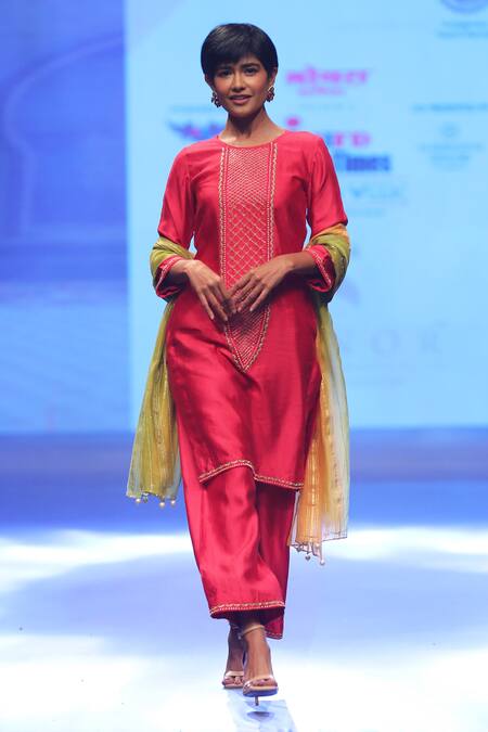 Shinor_Magenta Chanderi, Silk Cut Work, Cutdana Placket Kurta Set With Ombre Dupatta _at_Aza_Fashions