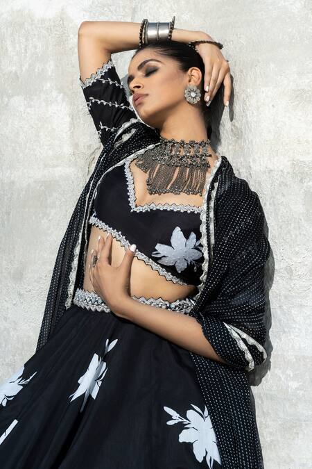 Seeaash_Black Chanderi And Organza & Embroidery Floral Sweetheart Lehenga Set_Online_at_Aza_Fashions