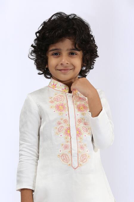 Neha Gursahani_Ivory Satin, Linen Embroidery Thread Work Kurta Set _Online_at_Aza_Fashions