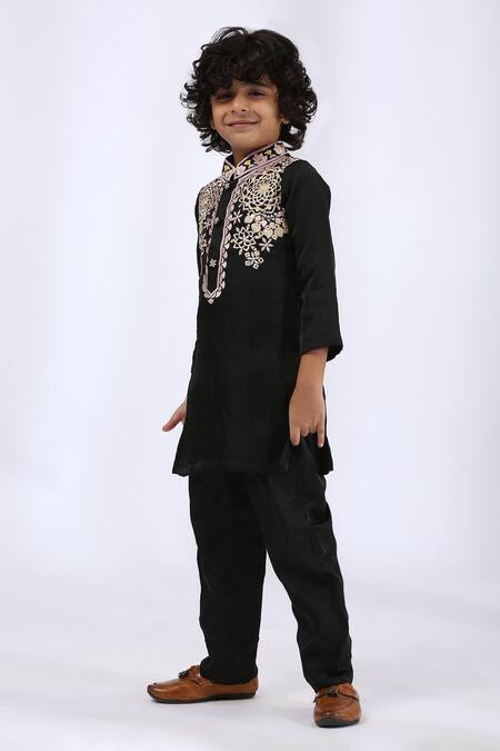 Buy_Neha Gursahani_Black Satin, Linen Embroidery Threadwork Kurta And Pant Set _Online_at_Aza_Fashions