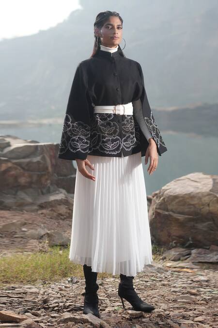 Neiza By Neeti Seth_Black Zari Embroidered Cashmere Wool Cape _Online_at_Aza_Fashions