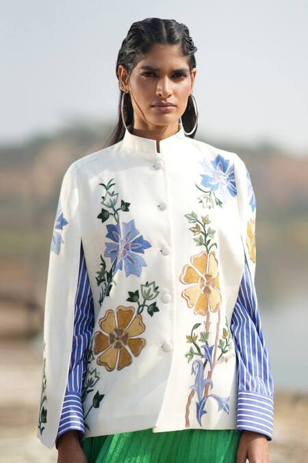 Buy_Neiza By Neeti Seth_White Floral Embellished Cashmere Wool Cape _Online_at_Aza_Fashions