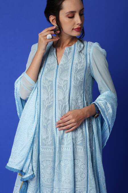 Monk & Mei By Sonia Anand_Blue Georgette Lace, Embroidery Split V-neck Chikankari Anarkali Set _Online_at_Aza_Fashions