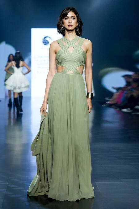 Saisha Shinde_Green Georgette Basket Weave V Neck Pattern Gown With Jacket  _at_Aza_Fashions