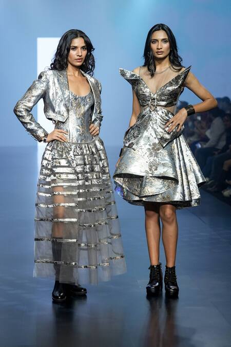 Buy_Saisha Shinde_Grey Tulle, Jacquard Embroidery Collared Woven Cropped Jacket _Online_at_Aza_Fashions