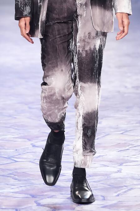 Buy Nirmooha Off White Crepe Landscape Print Trouser Online at Aza Fashions Buy_Nirmooha_Off White Crepe Landscape Print Trouser _Online_at_Aza_Fashions