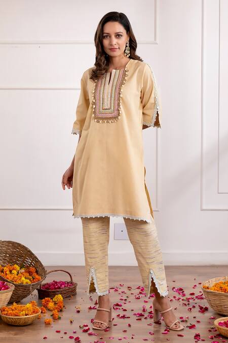 Buy_Pairaahan_Yellow Linen Embroidered Sequin Notched Tasselled Placket Kurta With Pant_Online_at_Aza_Fashions